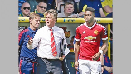 Van Gaal admits future uncertain after title flop 
