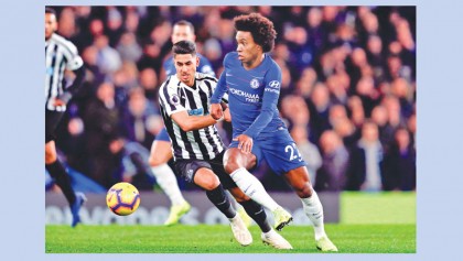 Willian gem sinks Newcastle 
