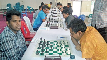 Zia and six others share lead in chess