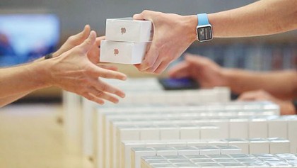 Apple suffers ‘major iPhone X leak’