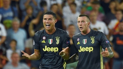 Ronaldo sees red as Juventus beat Valencia