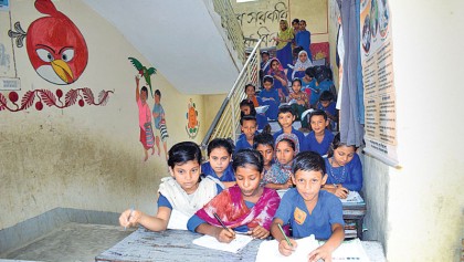 Classes being held under open sky, in corridors