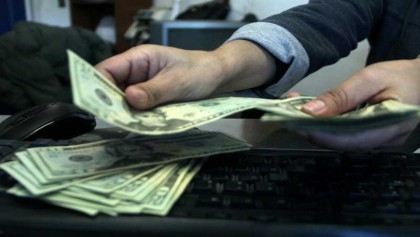 Dollar climbs further as Fed hike talk builds