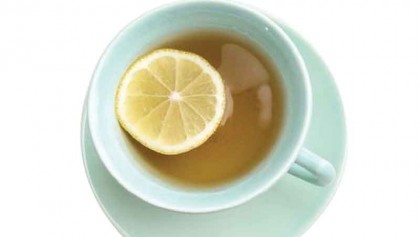 10 benefits to drinking warm lemon water every morning