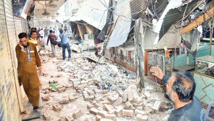 More than 215 dead as quake rocks South Asia