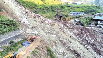 17 missing in China landslide