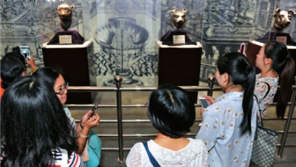 Yuanmingyuan animal head sculptures exhibited in Kunining
