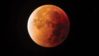 Skywatchers await ‘super blood wolf moon’