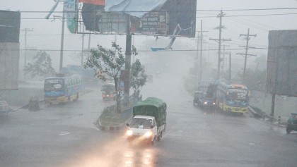 90 minutes thundershower leaves Dhaka in a mess