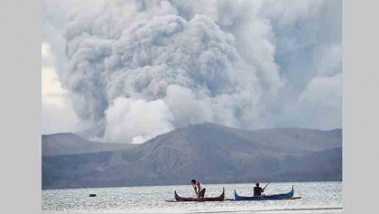 Thousands flee homes as volcano spews lava
