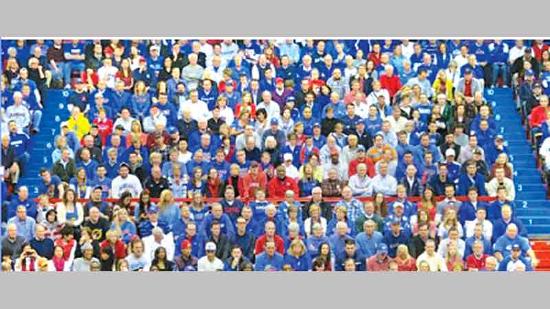 Why people get more stupid in a crowd
