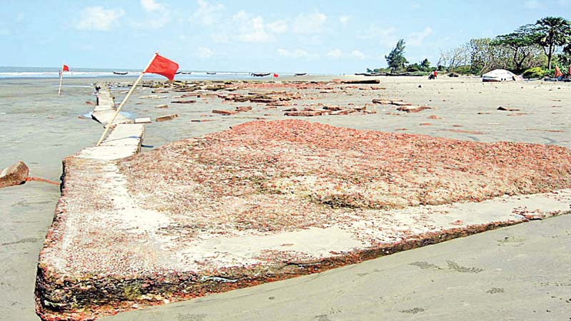 Sea bathing turns risky in Kuakata