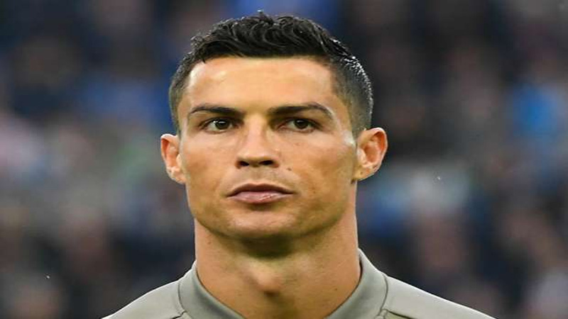 Ronaldo enjoys lovely moments on holiday