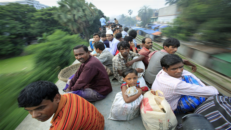 Rough ride begins for Eid holidaymakers