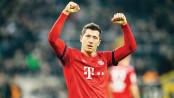 Bayern blitz Gladbach to draw level with Dortmund