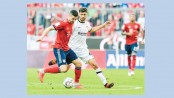 Bayern maintain grip on top