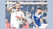 Juventus ascend top of Serie A