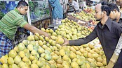 Roadside mango stalls do brisk business