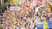 Thousands march in Hong Kong 