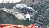 Myanmar giant jade stone 
‘too big to move’ 