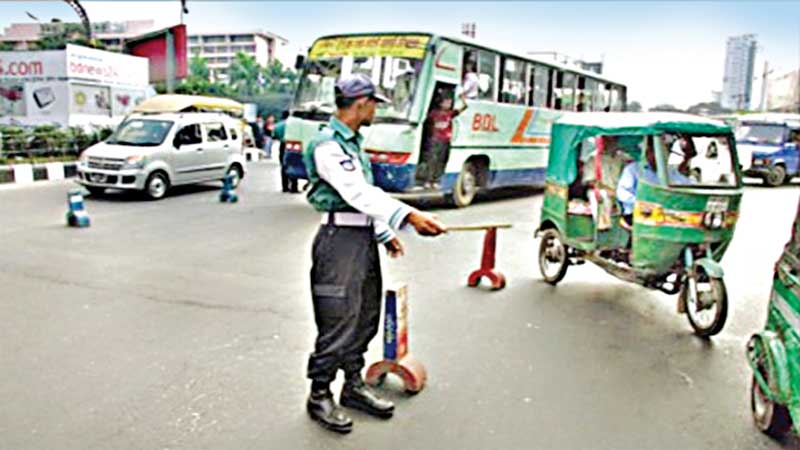 Automatic versus mannual traffic signalling 