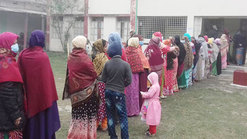 Voting begins in Gaibandha, Sundarganj municipalities
