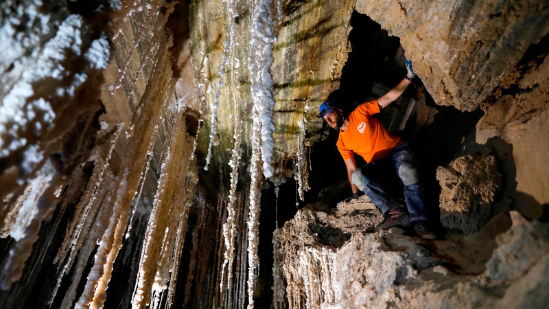 Israelis unveil ‘world’s longest salt cave’