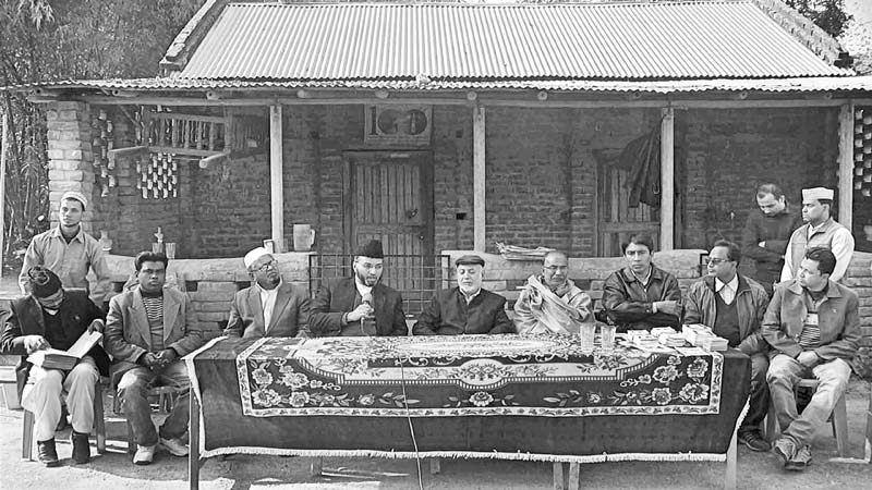 �Ahmadiyya people were asked to remain alert� 