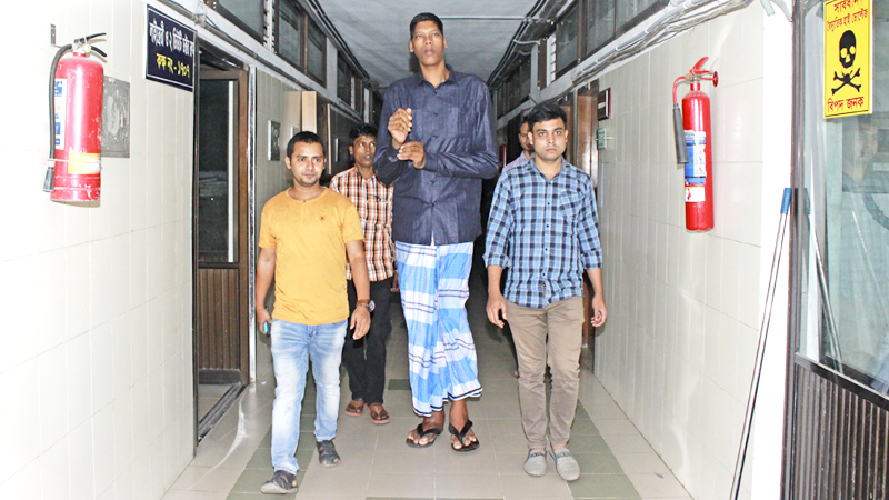 ‘Height is my curse’